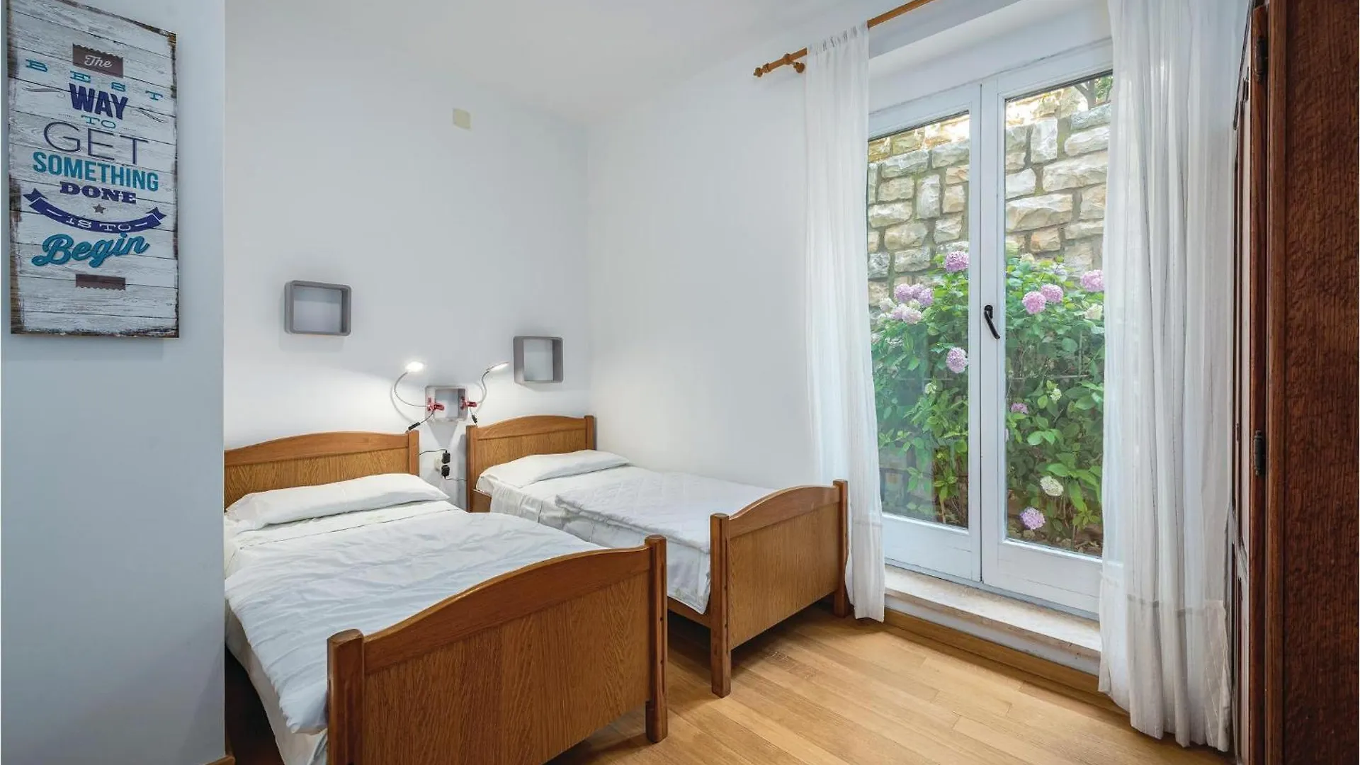 Nice Apartment In Rabac With Kitchen